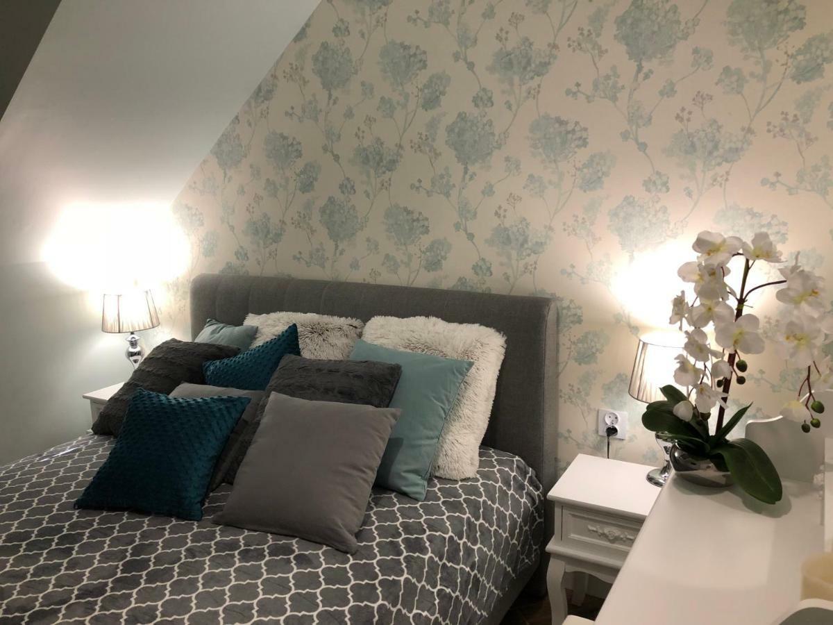 Family & Business Elegant Apartments Ul Warszawska - 2 Bedroom, Balcony, Parking Kielce Kültér fotó