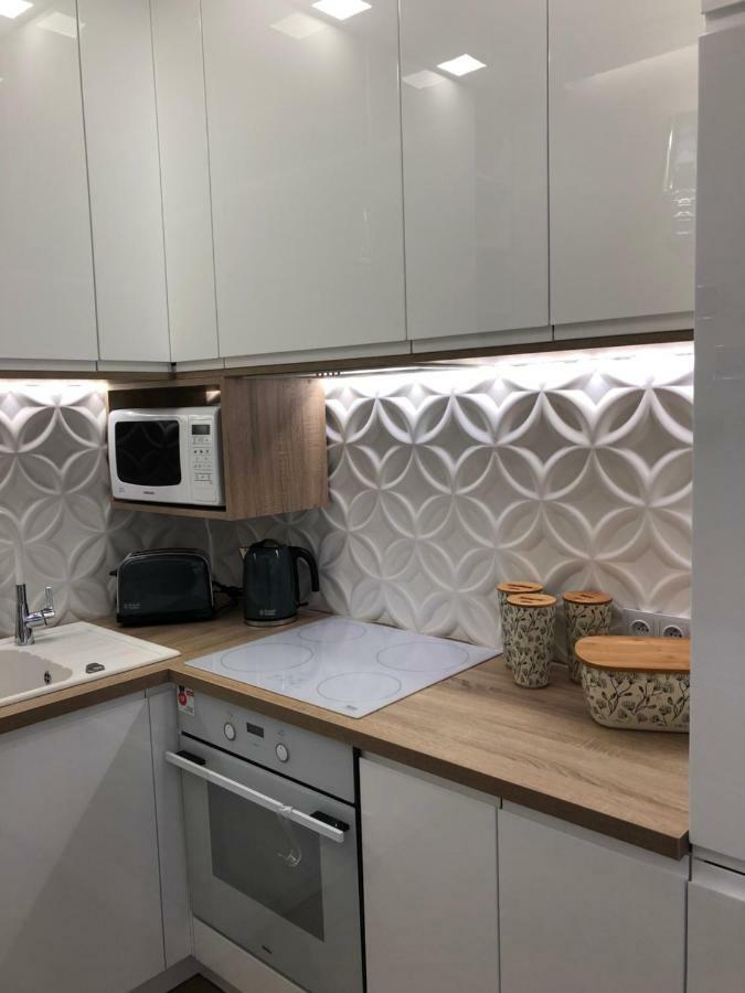 Family & Business Elegant Apartments Ul Warszawska - 2 Bedroom, Balcony, Parking Kielce Kültér fotó