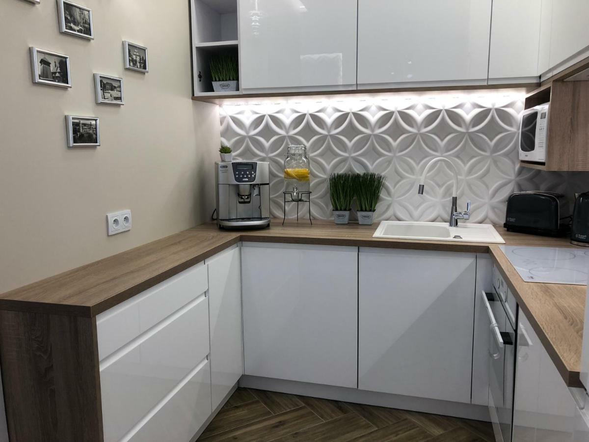 Family & Business Elegant Apartments Ul Warszawska - 2 Bedroom, Balcony, Parking Kielce Kültér fotó