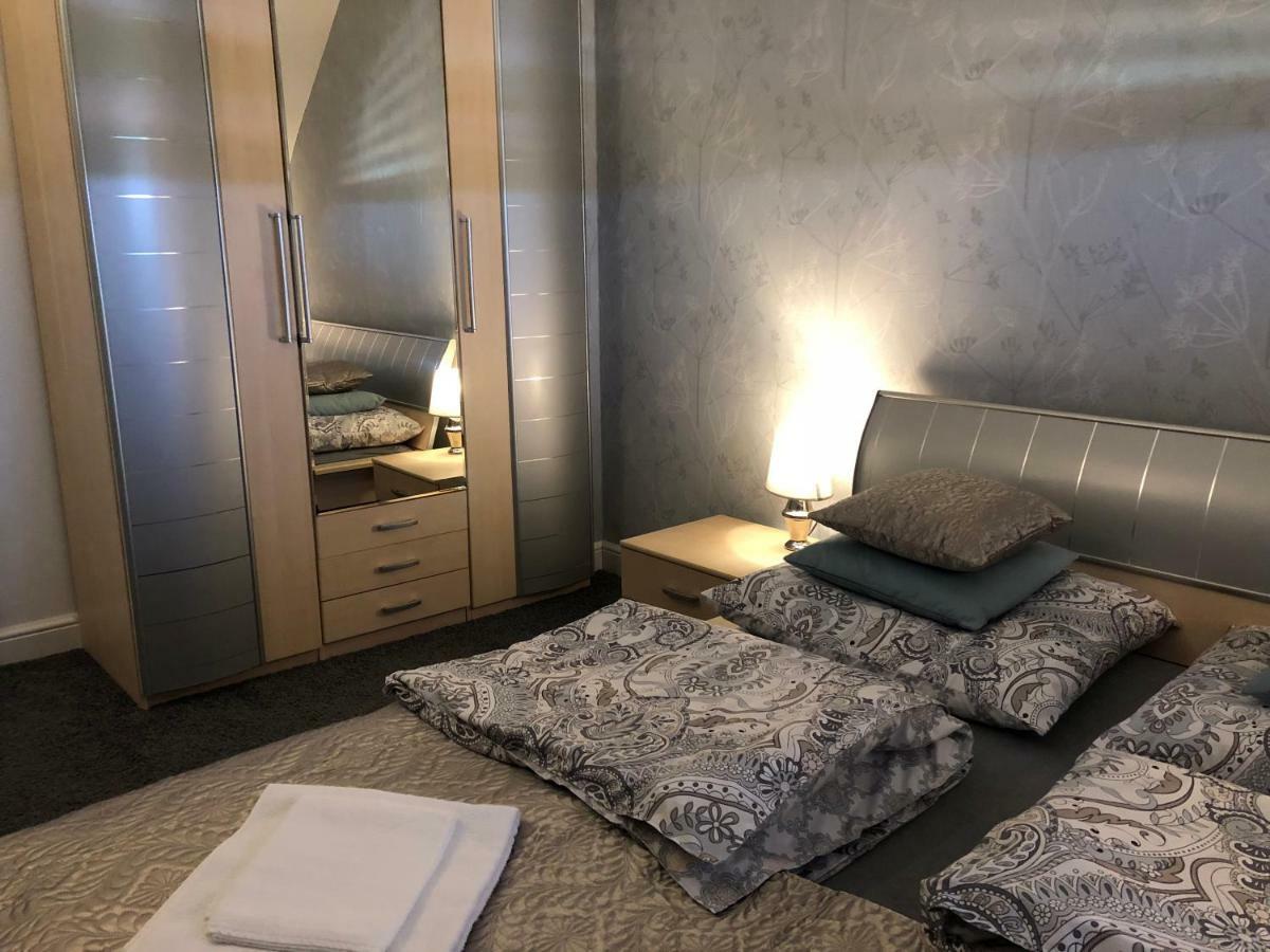 Family & Business Elegant Apartments Ul Warszawska - 2 Bedroom, Balcony, Parking Kielce Kültér fotó