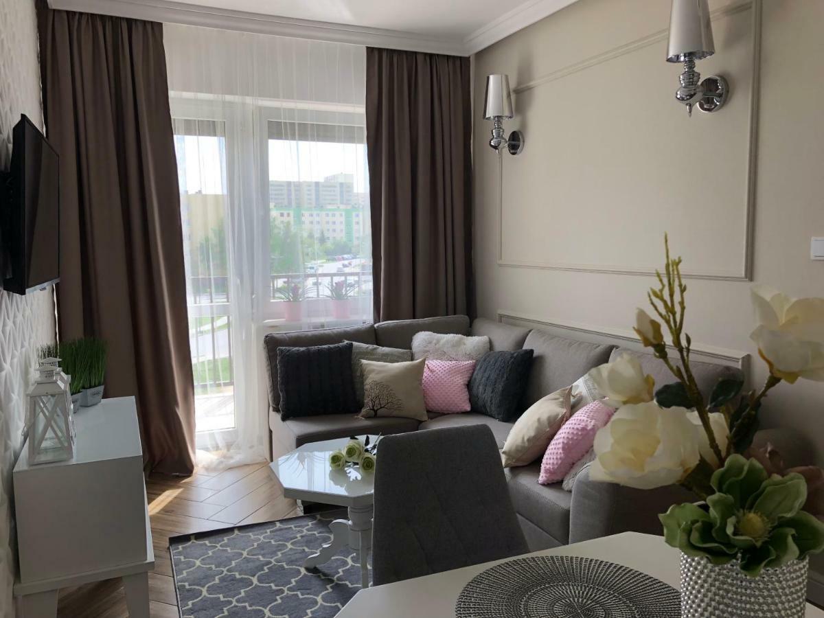 Family & Business Elegant Apartments Ul Warszawska - 2 Bedroom, Balcony, Parking Kielce Kültér fotó