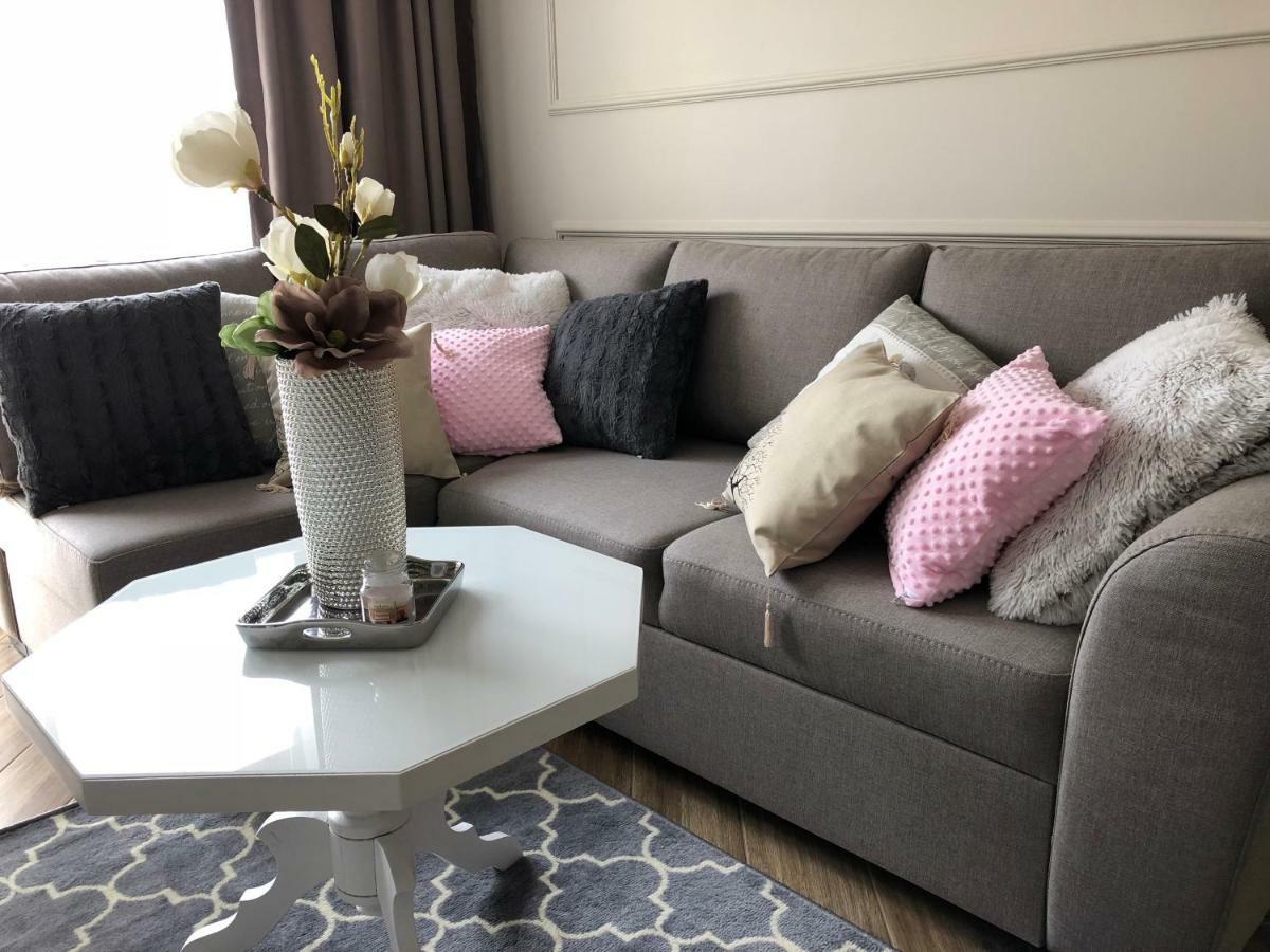 Family & Business Elegant Apartments Ul Warszawska - 2 Bedroom, Balcony, Parking Kielce Kültér fotó