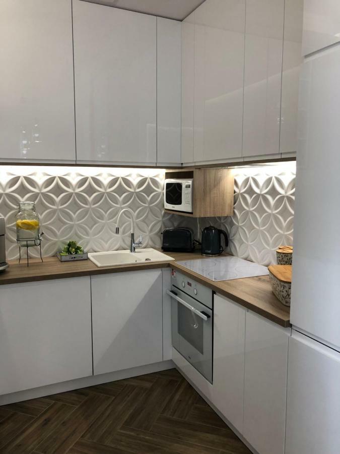 Family & Business Elegant Apartments Ul Warszawska - 2 Bedroom, Balcony, Parking Kielce Kültér fotó